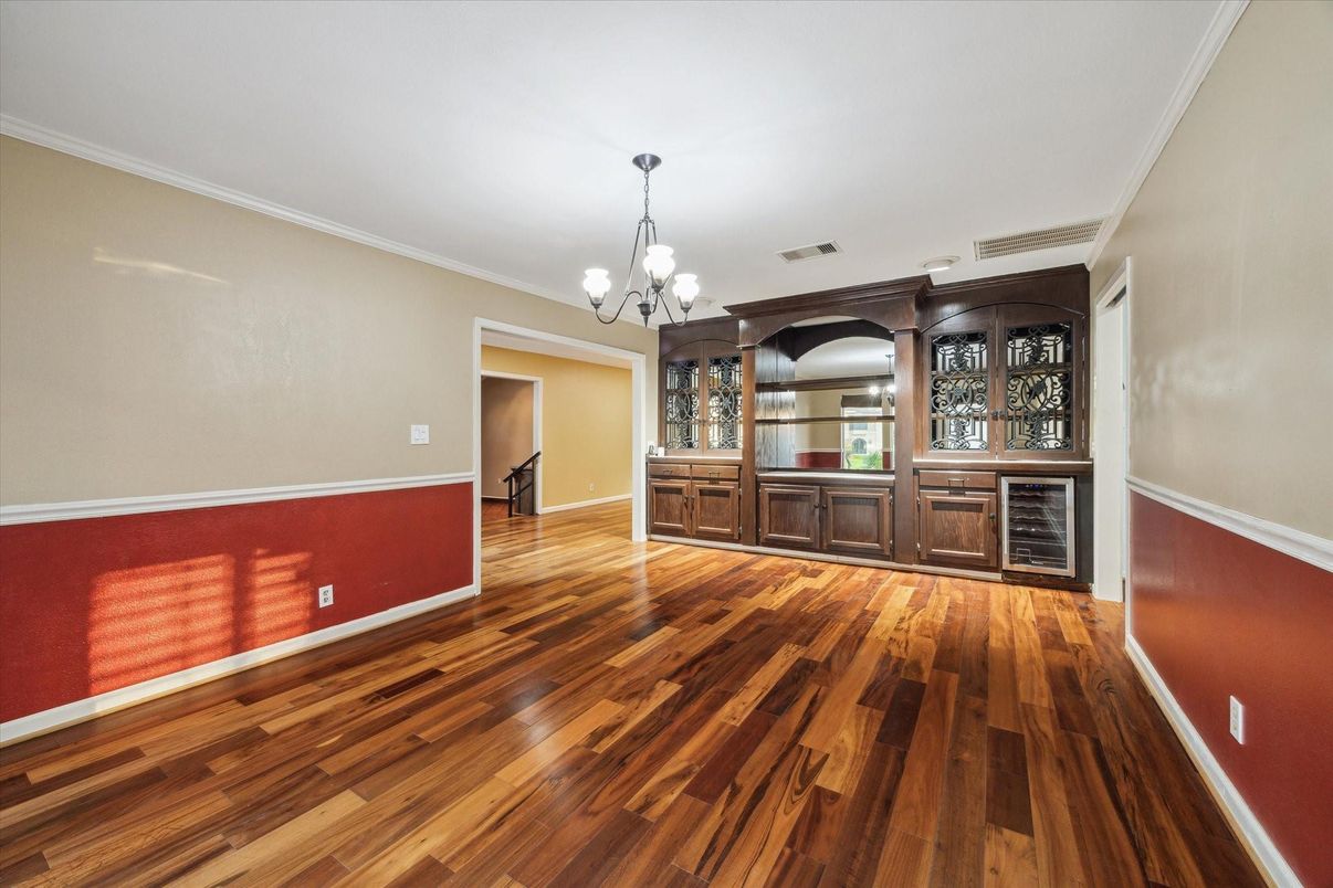 Chandelier, Empty room, Interior, Wood Texture Flooring