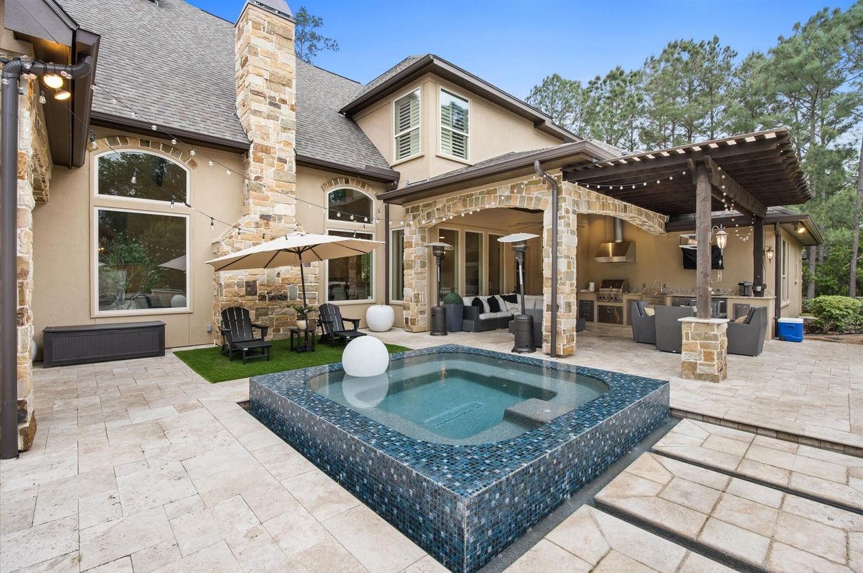 Exterior, Pool