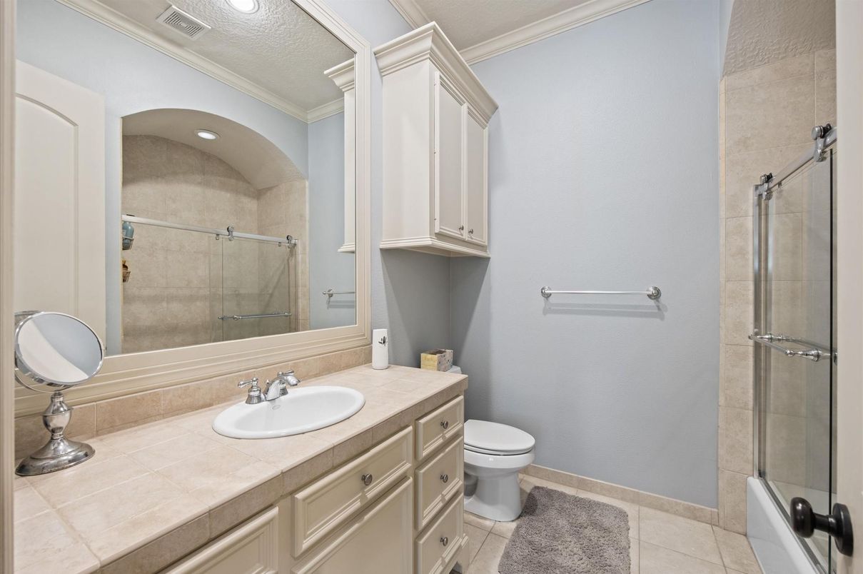 Bathroom, Interior, Recessed Lighting, Tile Countertops