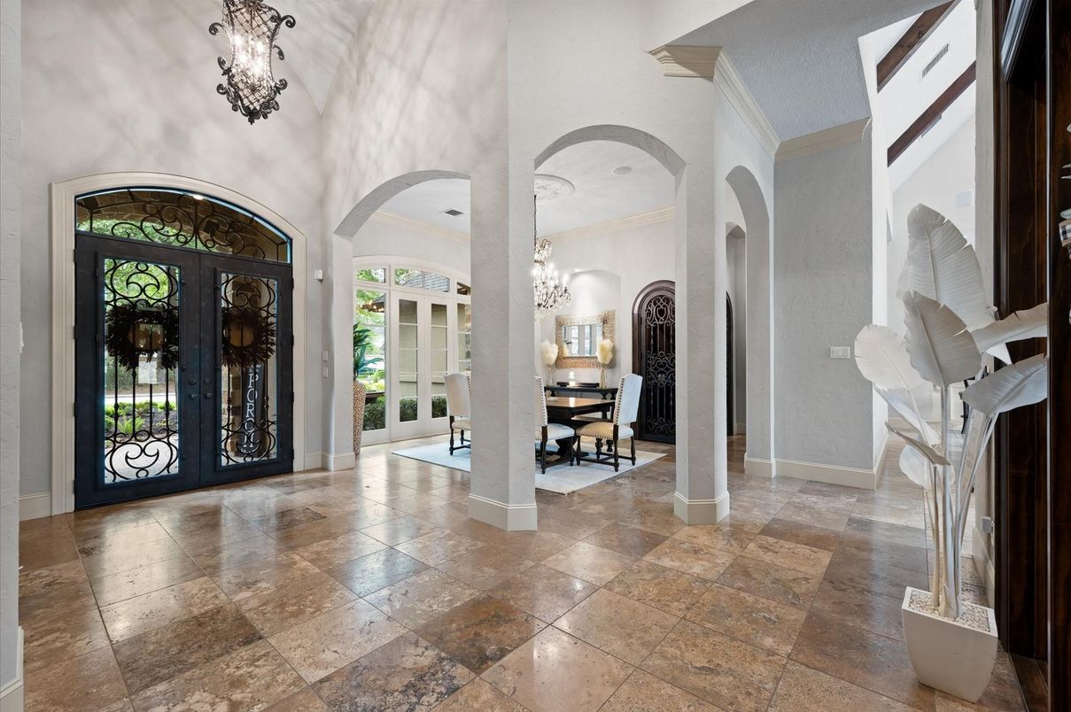 Chandelier, Dining room, Interior, Pendant Lights