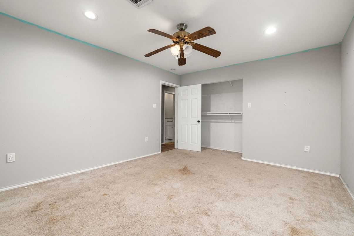Empty room, Interior, Recessed Lighting