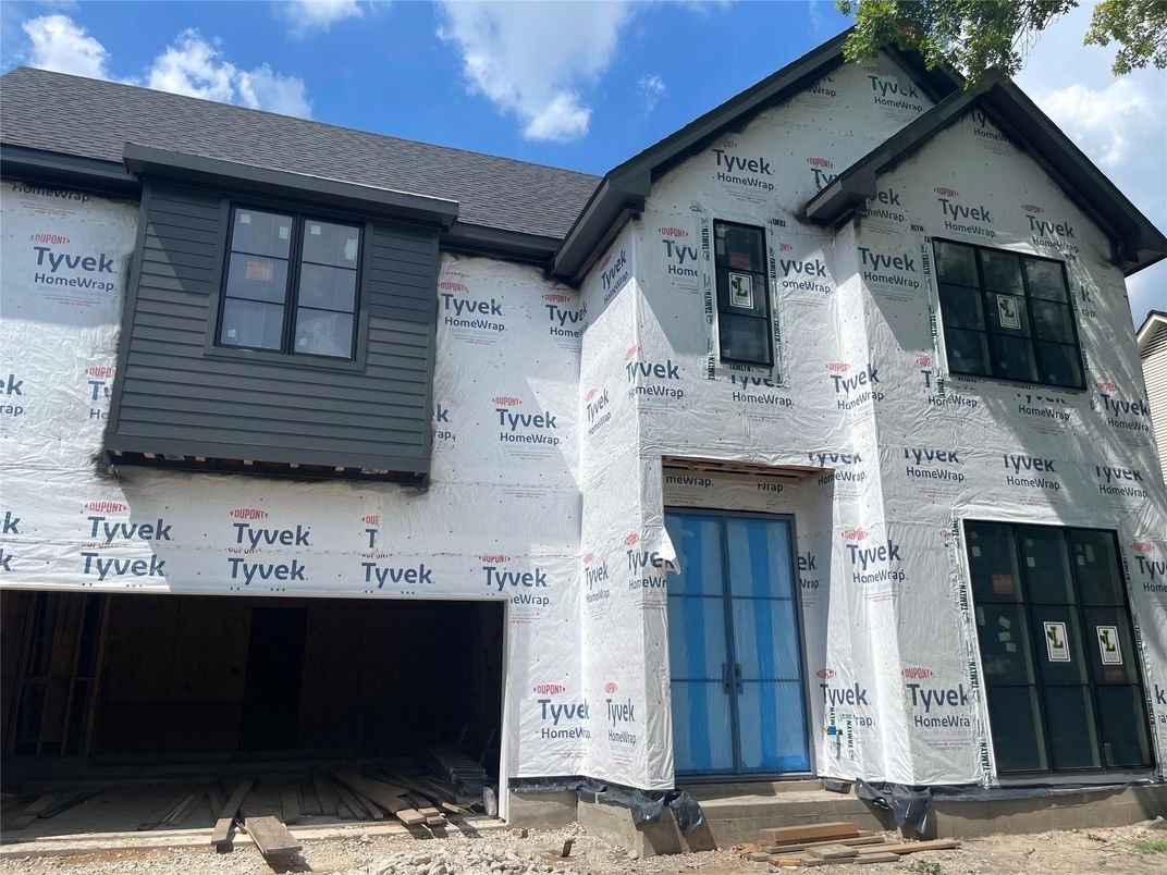 Exterior, Facade, None