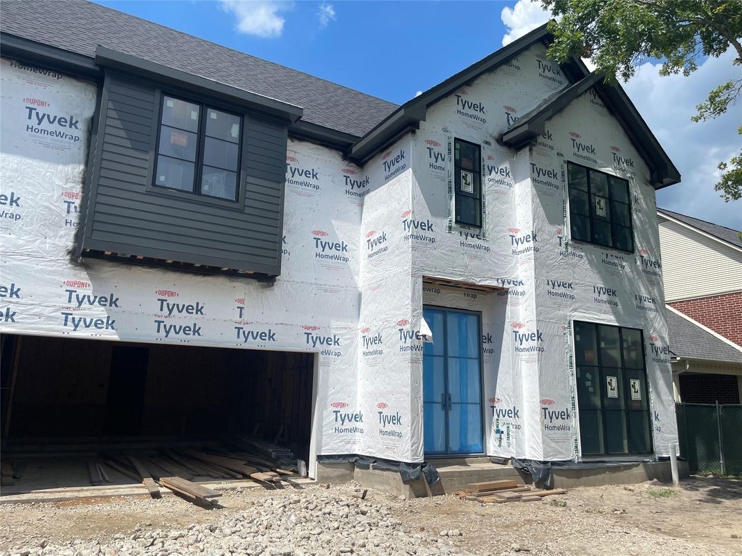 Exterior, Facade, None