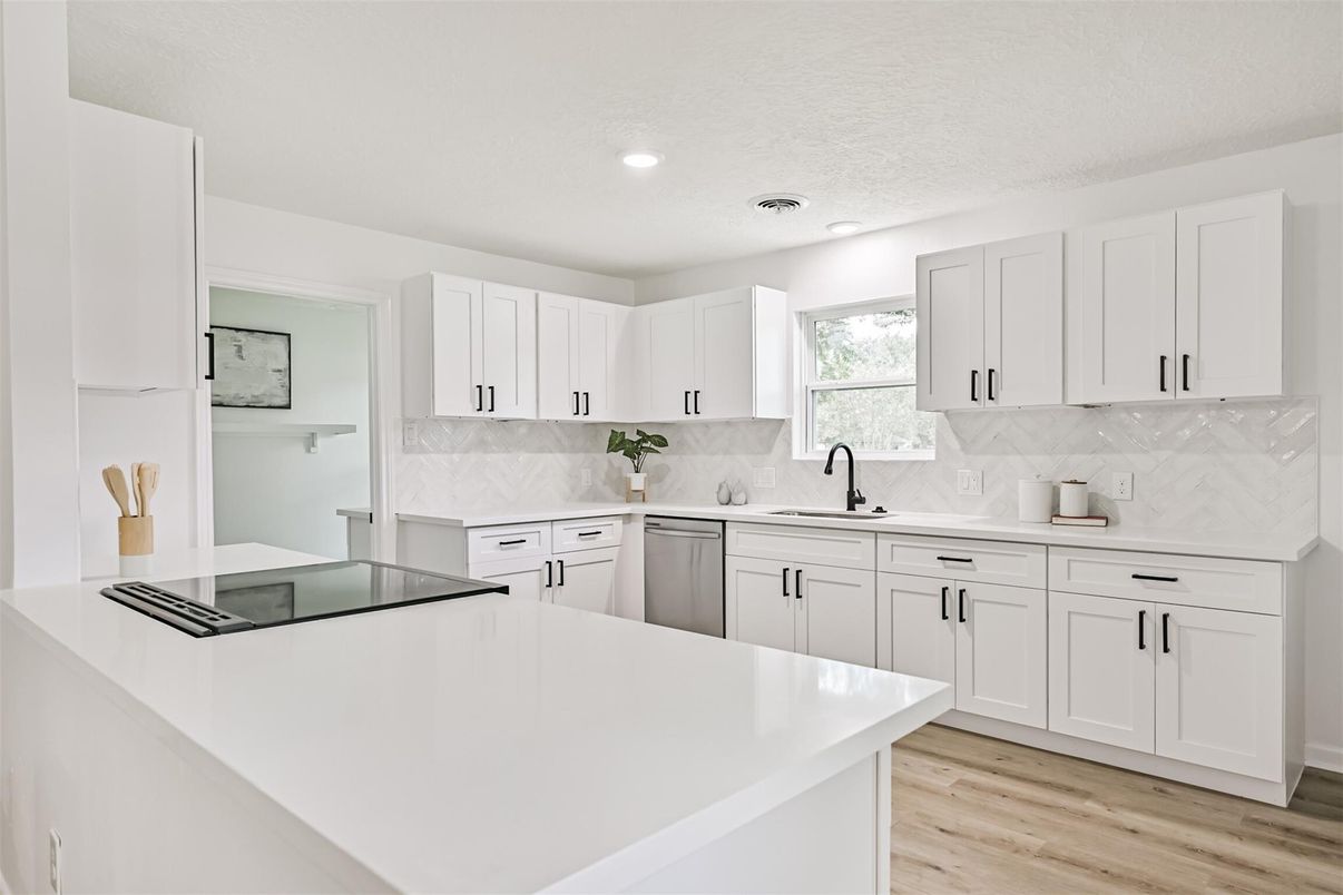 Interior, Kitchen, Recessed Lighting, Wood Texture Flooring