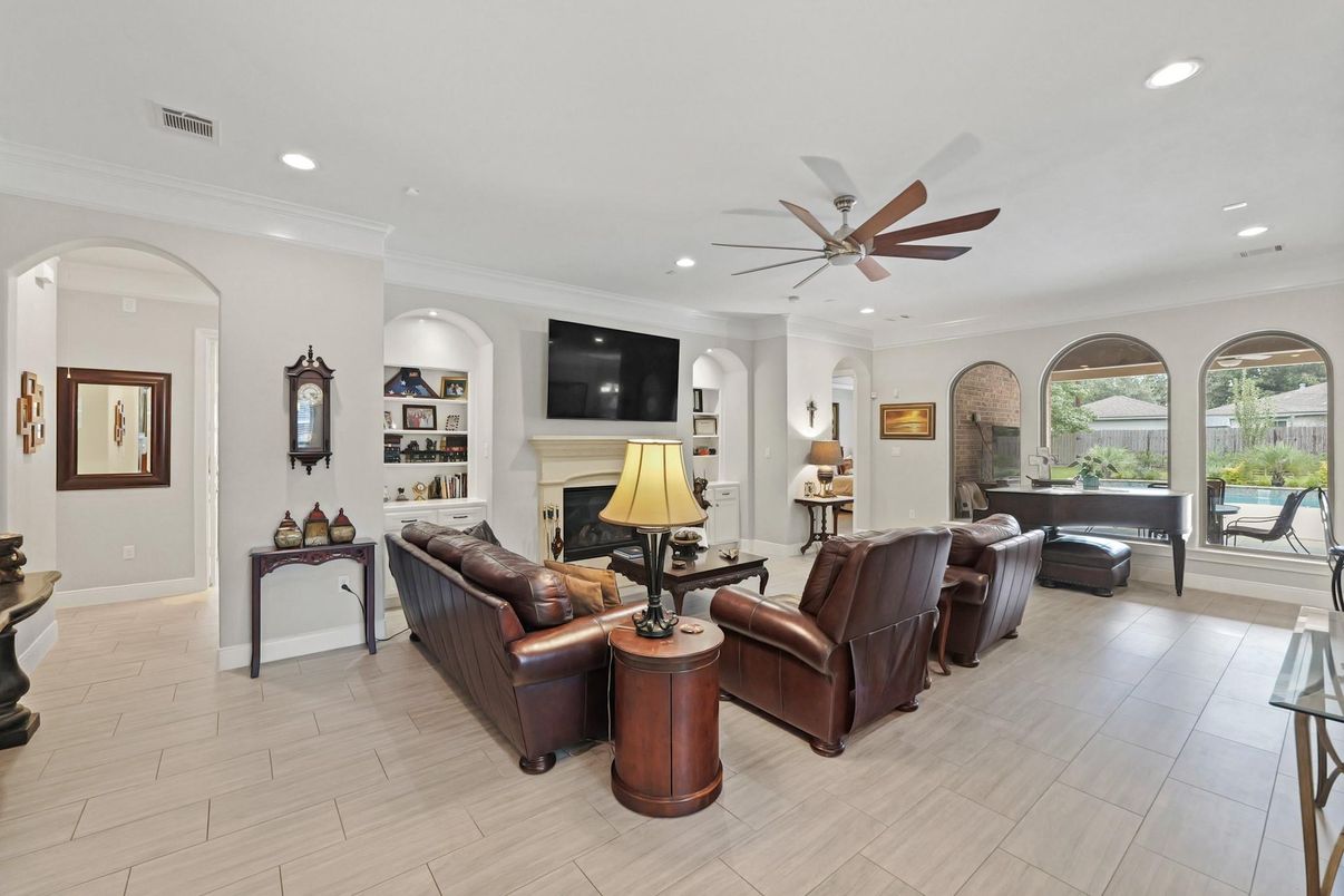 Fireplace, Interior, Living room, Recessed Lighting