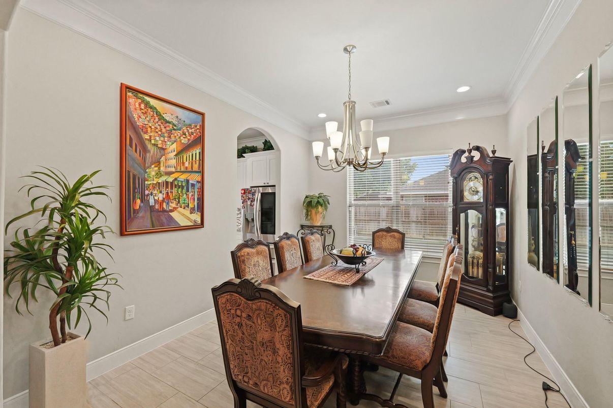 Chandelier, Dining room, Interior, Recessed Lighting, Wood Texture Flooring