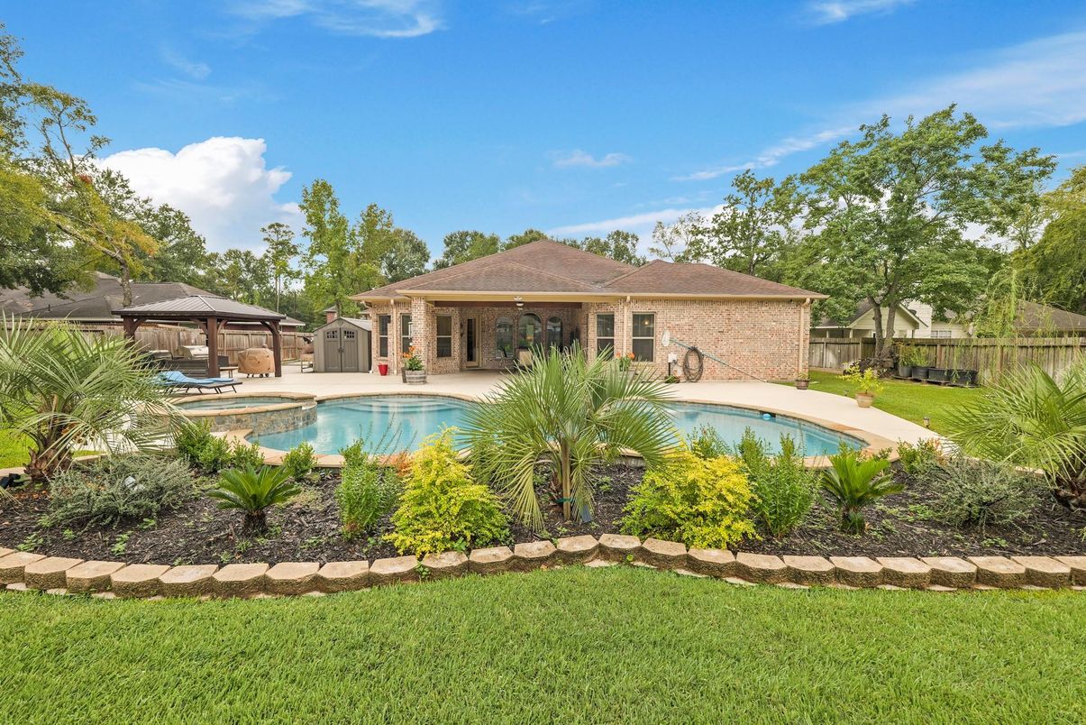 Backyard, Exterior, Pool