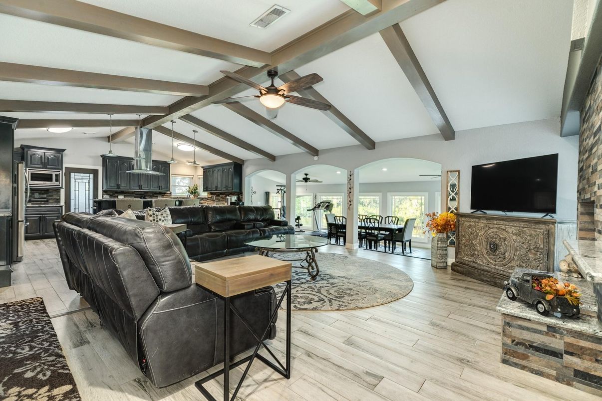 Dining room, Interior, Kitchen, Living room, Stainless Steel Appliances, Wooden Beams, Wood Texture Flooring