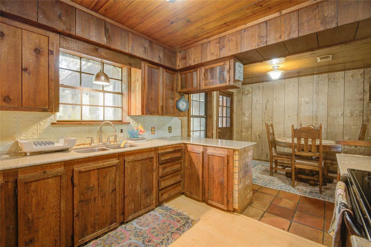 Dining room, Interior, Kitchen, Pendant Lights, Wooden Ceilings, Wooden Walls