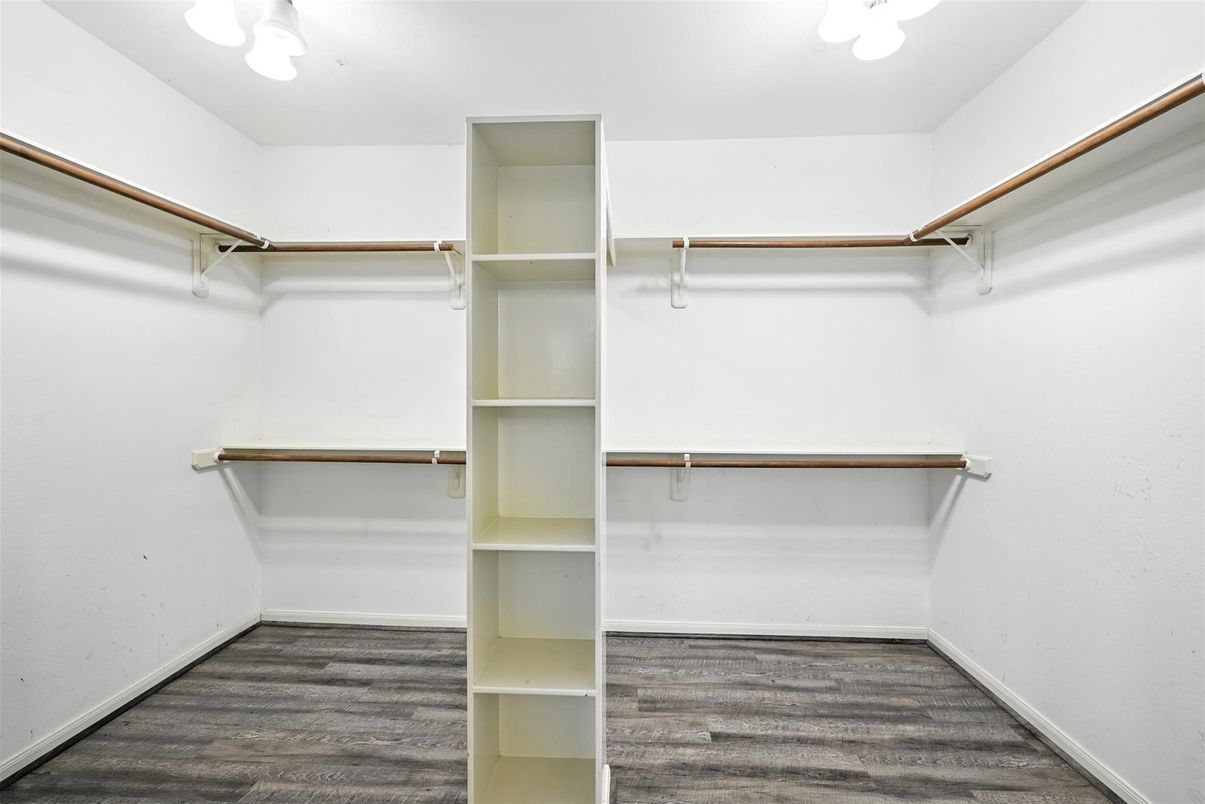 Interior, Walk-in Closets, Wood Texture Flooring