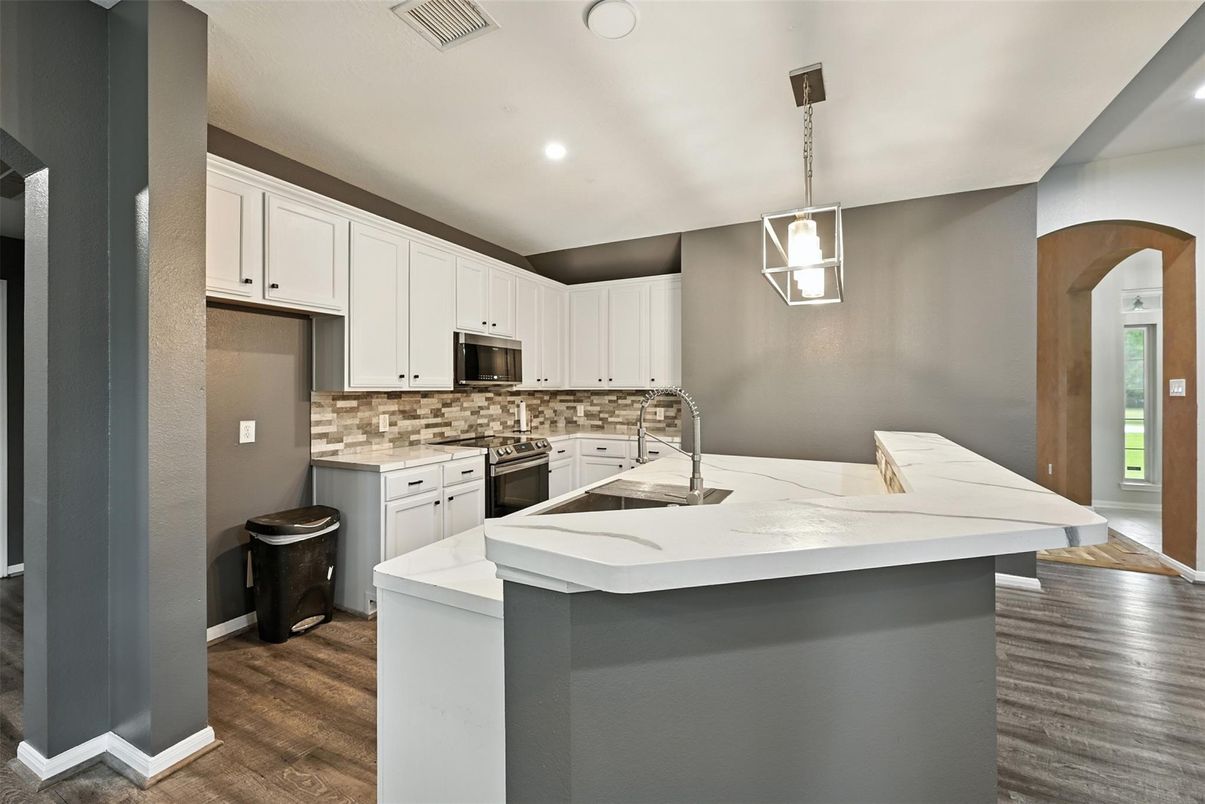 Interior, Kitchen, Pendant Lights, Recessed Lighting, Wood Texture Flooring