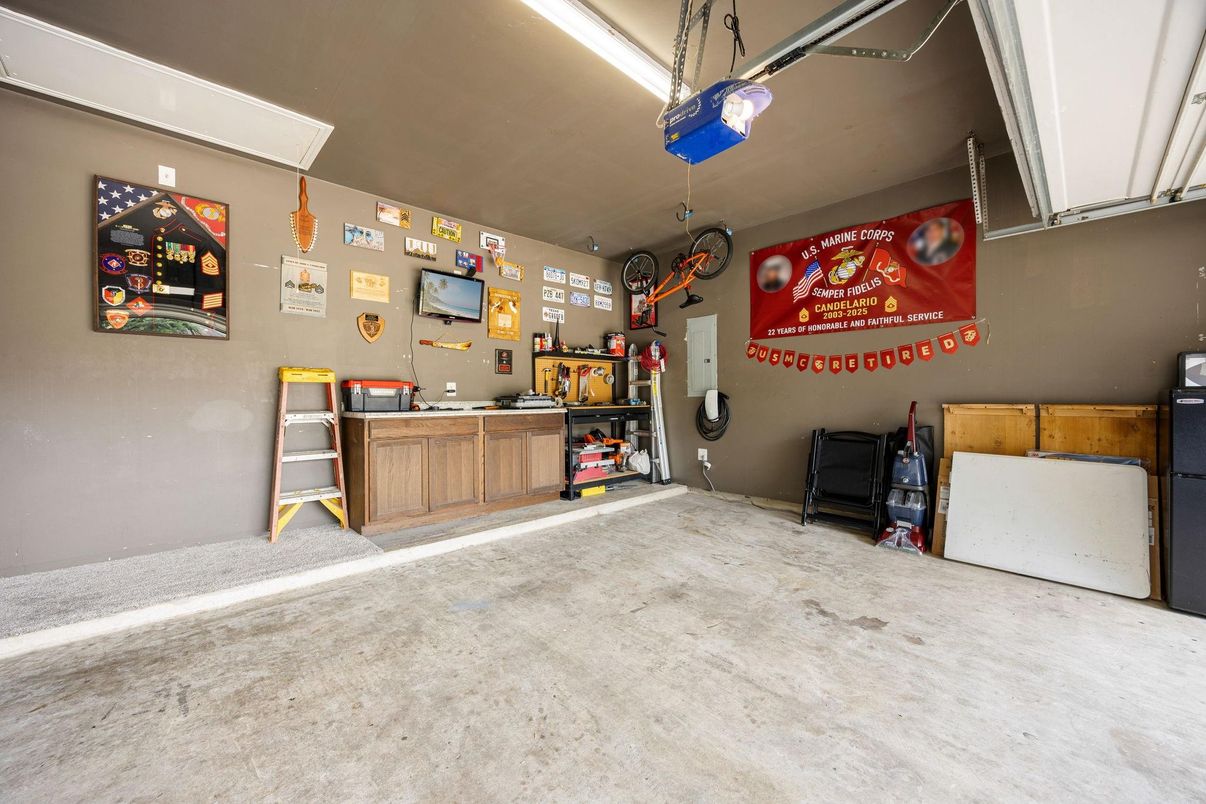 Garage, Interior
