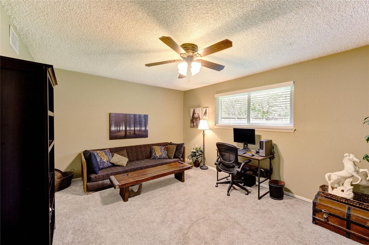 Home Office, Interior