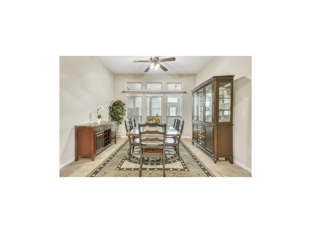 Dining room, Interior