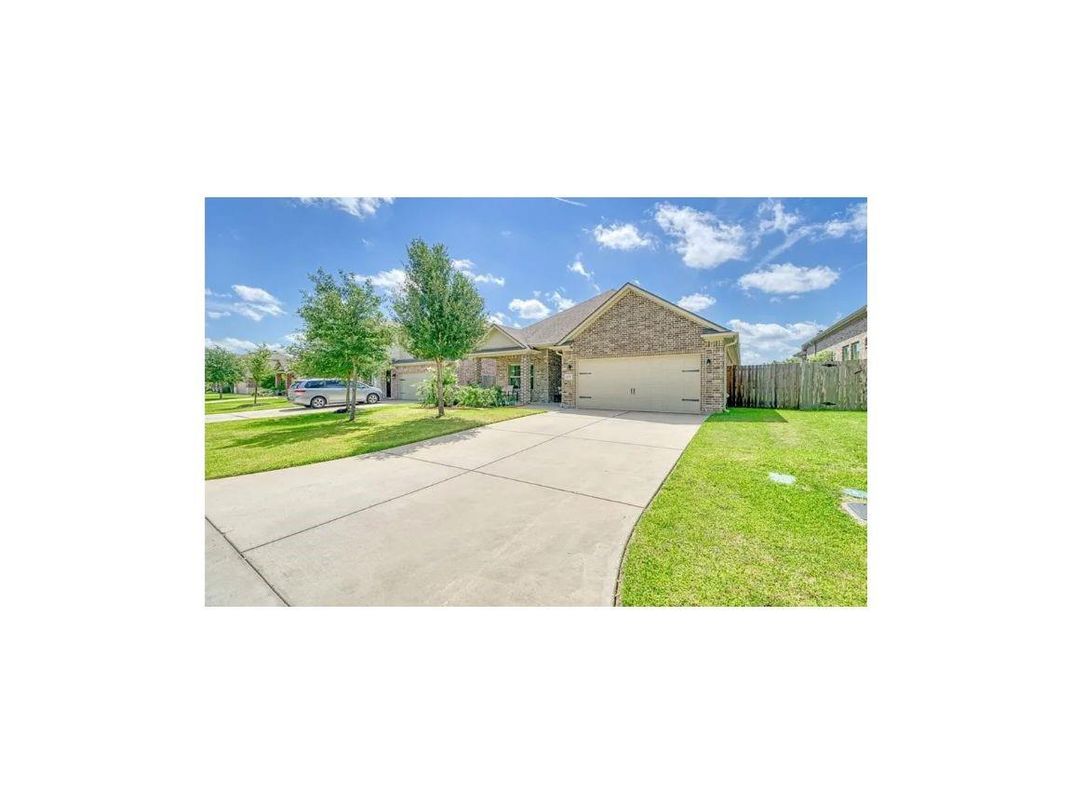 Backyard, Detached Garage, Exterior
