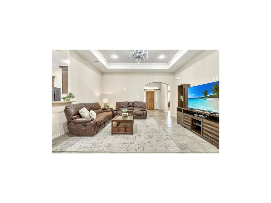 Interior, Living room, Pendant Lights, Recessed Lighting
