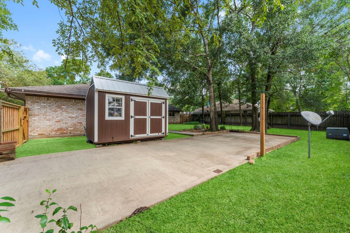 Backyard, Exterior