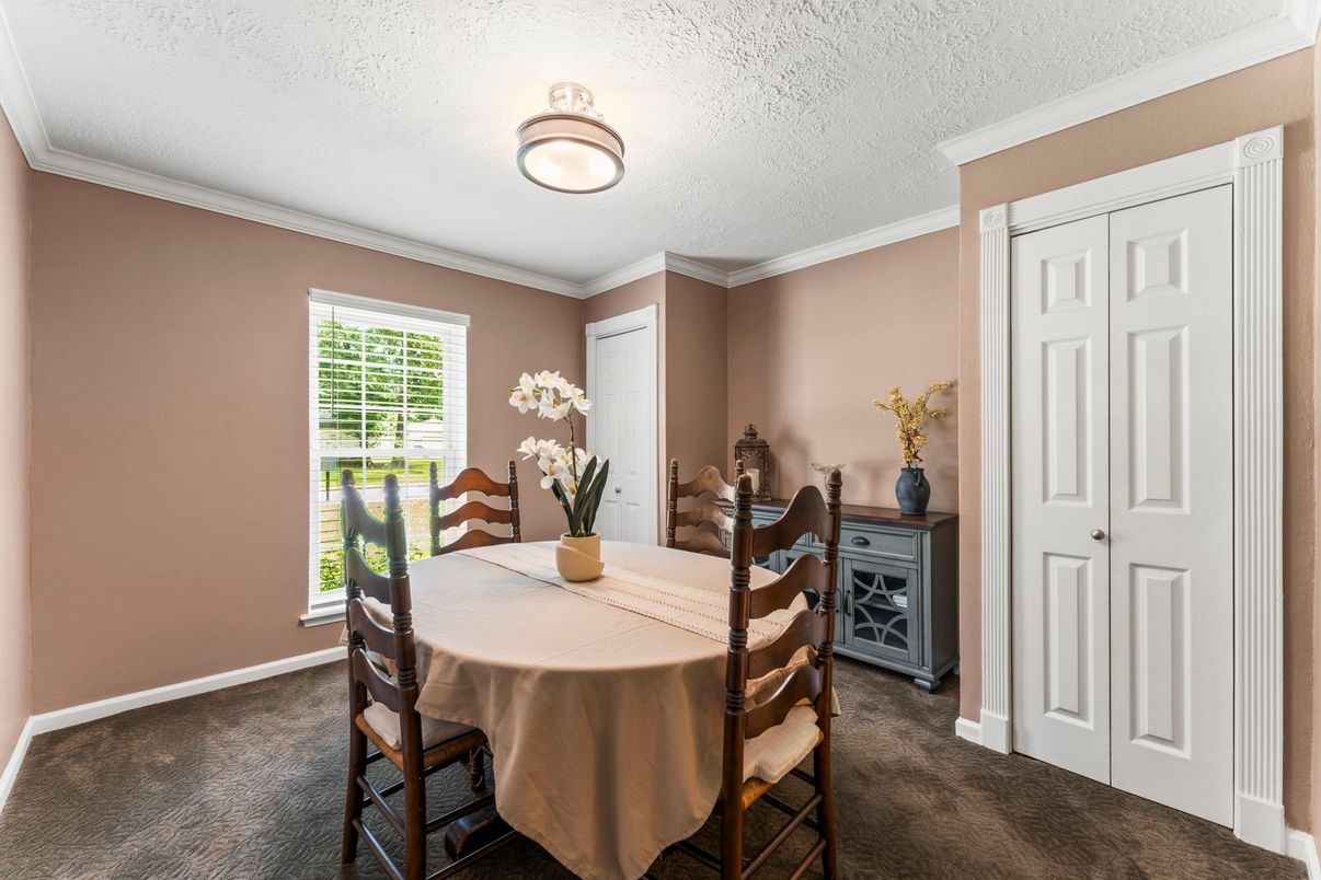 Dining room, Interior
