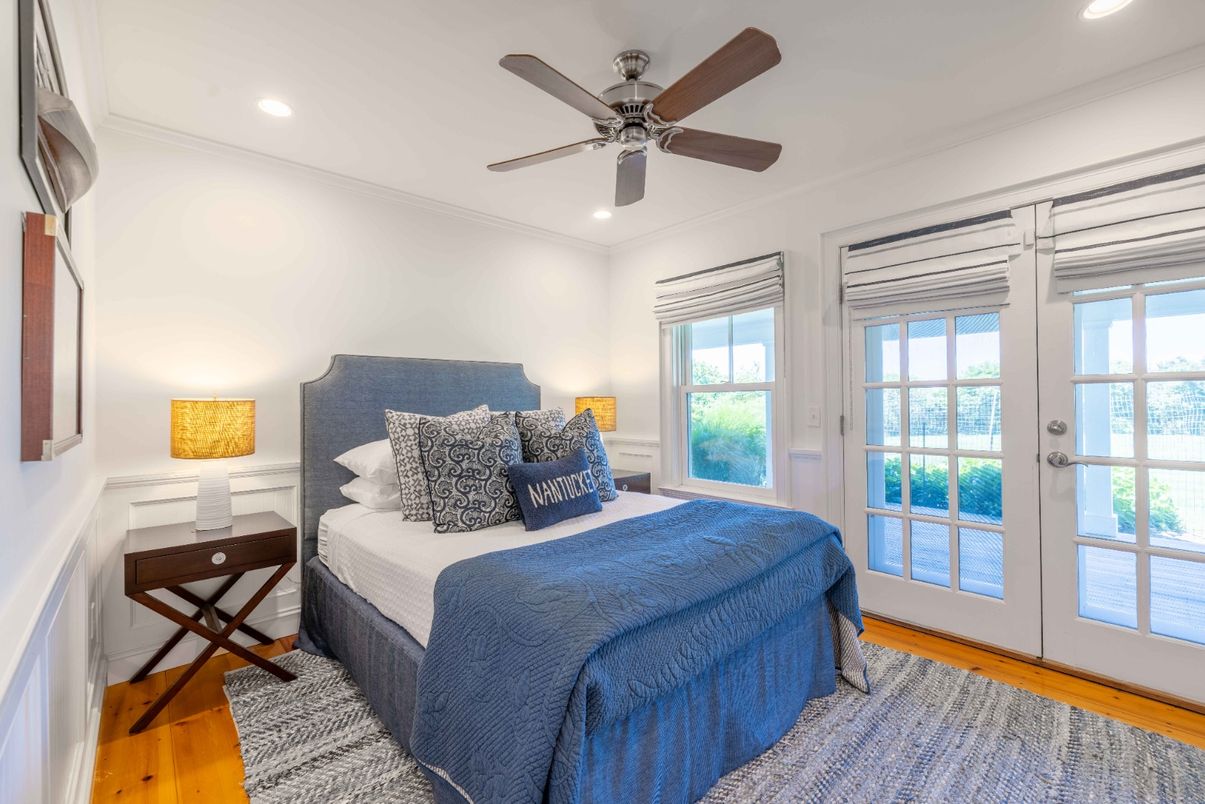 Bedroom, Interior, Recessed Lighting, Water, Wood Texture Flooring