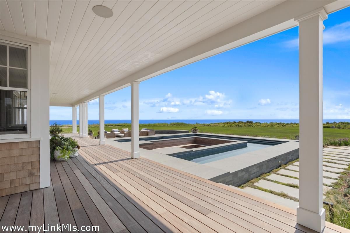 Exterior, Pool, Water