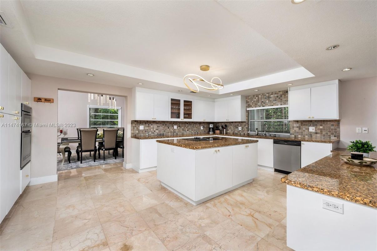 Dining room, Interior, Kitchen, Pendant Lights, Recessed Lighting