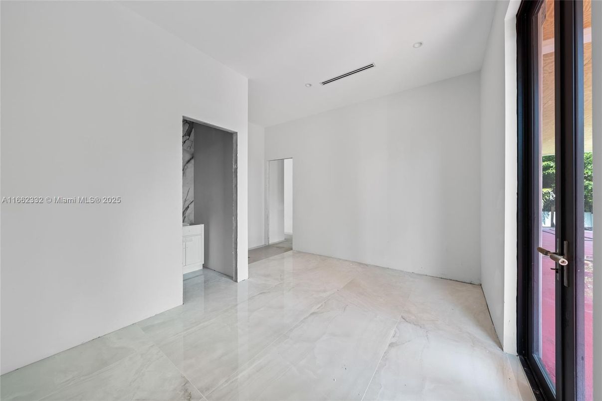 Empty room, Interior, Marble, Recessed Lighting