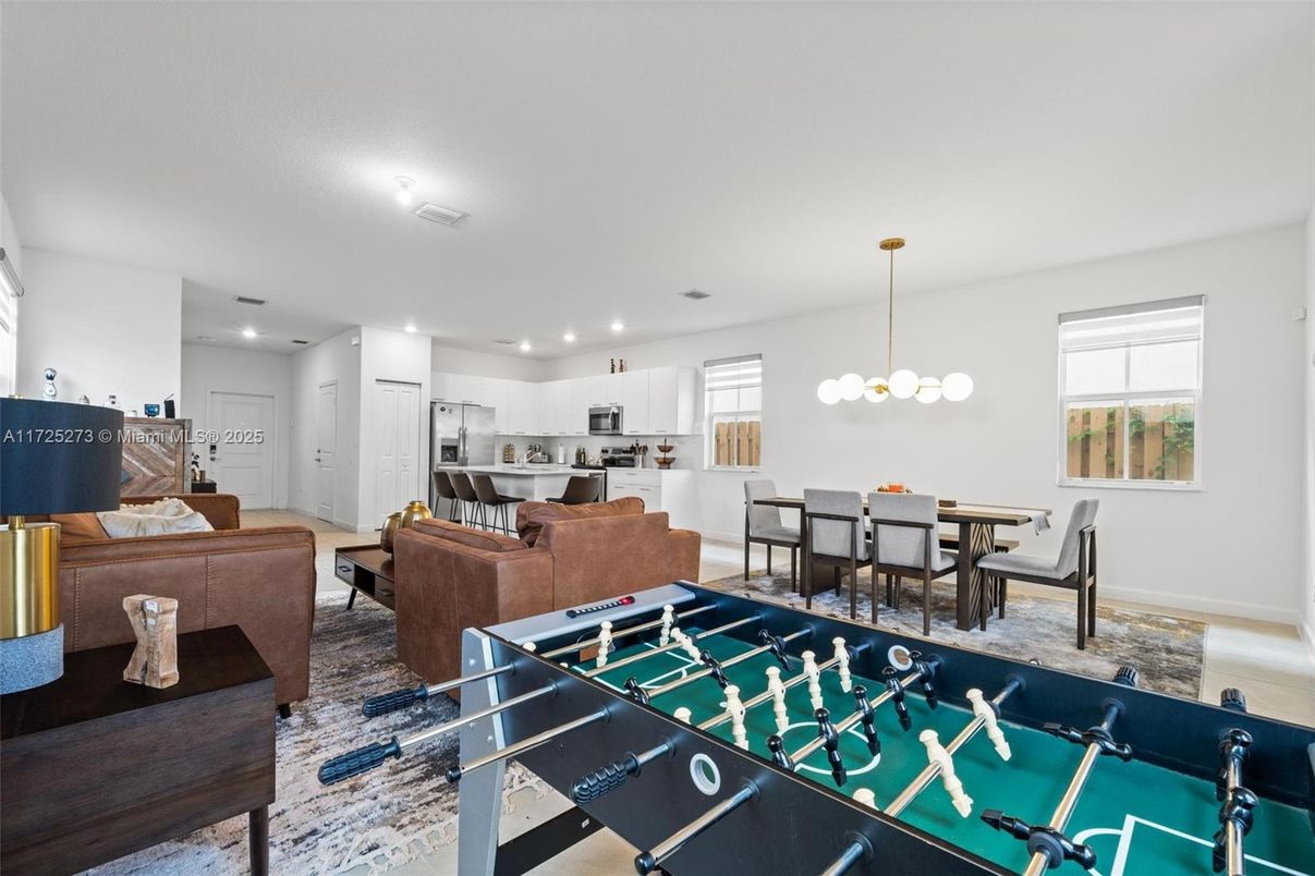 Dining room, Interior, Kitchen, Living room, Pendant Lights, Recessed Lighting, Stainless Steel Appliances