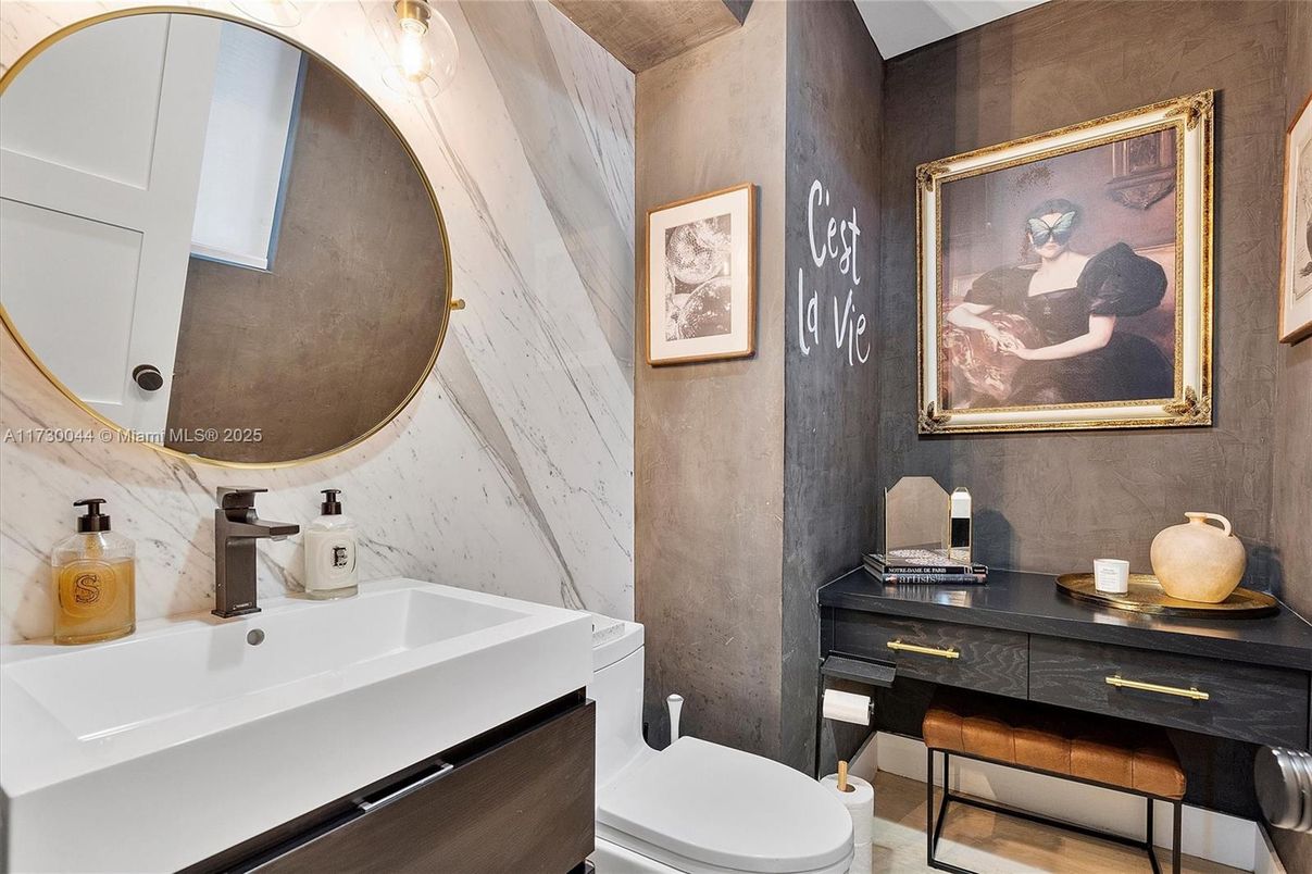 Bathroom, Interior