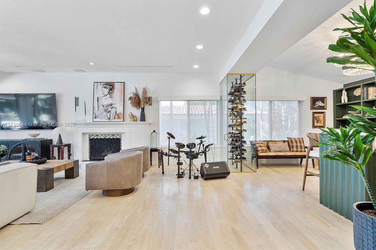 Fireplace, Interior, Living room, Pendant Lights, Recessed Lighting, Wood Texture Flooring