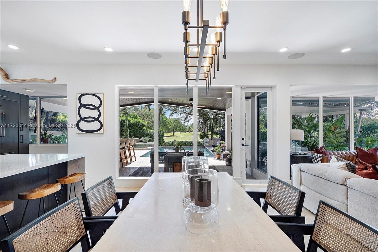 Dining room, Interior, Pendant Lights, Recessed Lighting