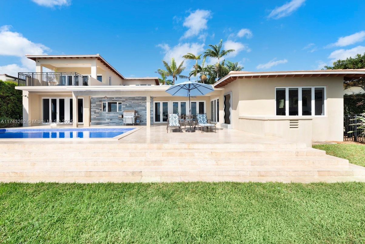 Backyard, Exterior, Pool