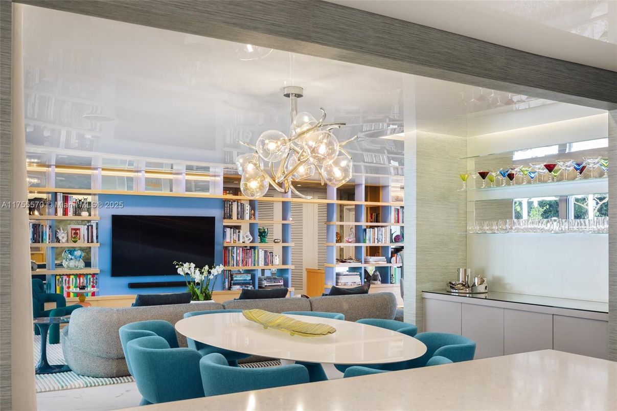 Dining room, Interior, Living room, Pendant Lights