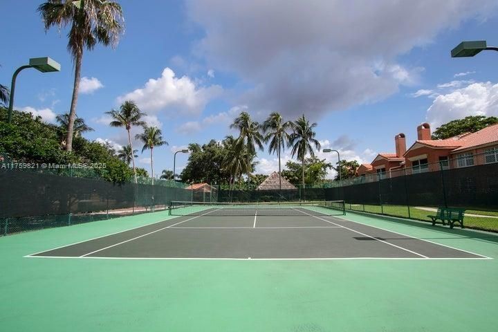 Exterior, Tennis Courts