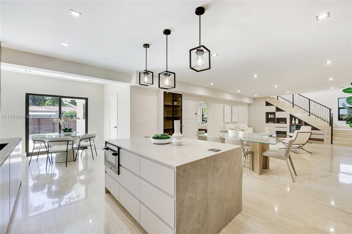 Dining room, Interior, Kitchen, Pendant Lights, Recessed Lighting