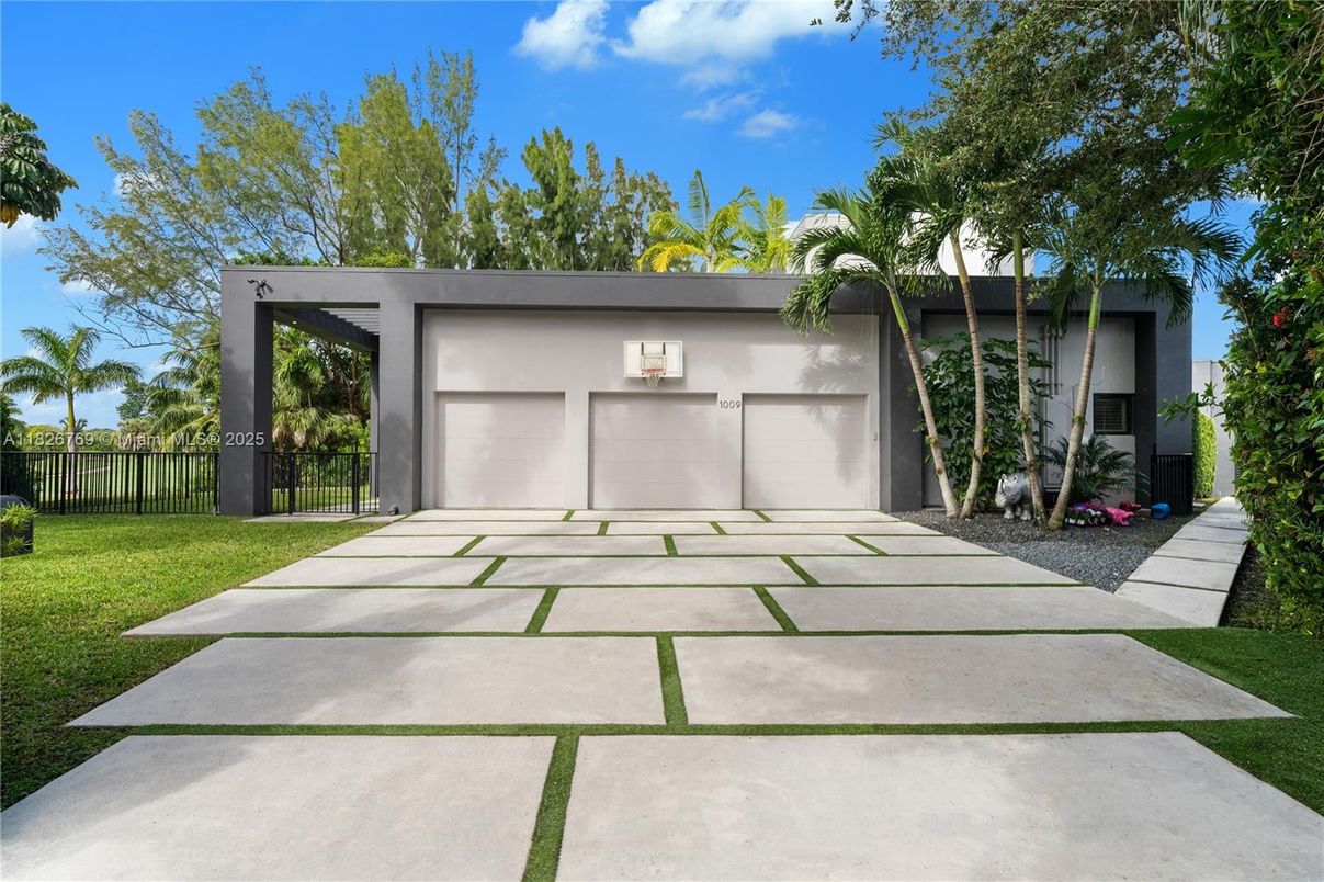 Backyard, Detached Garage, Exterior