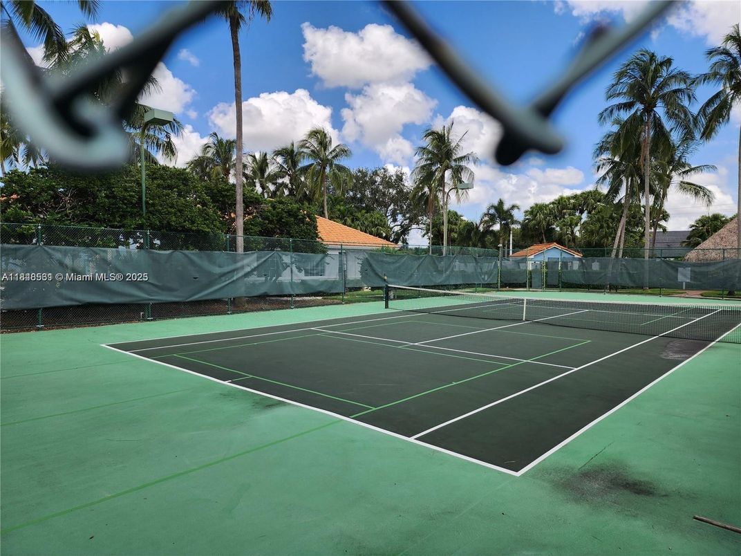 Exterior, Tennis Courts