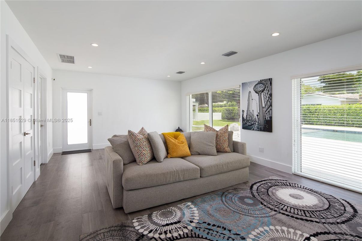 Interior, Living room, Recessed Lighting, Wood Texture Flooring