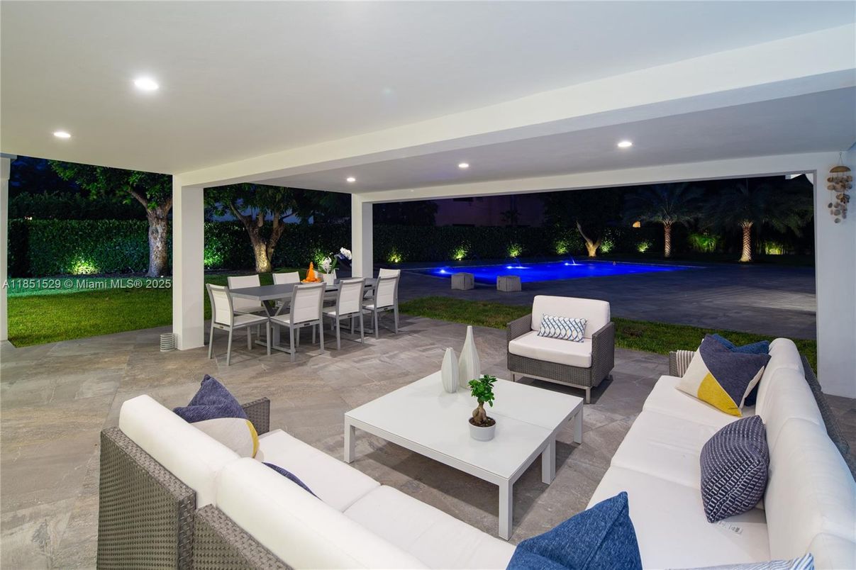 Exterior, Recessed Lighting