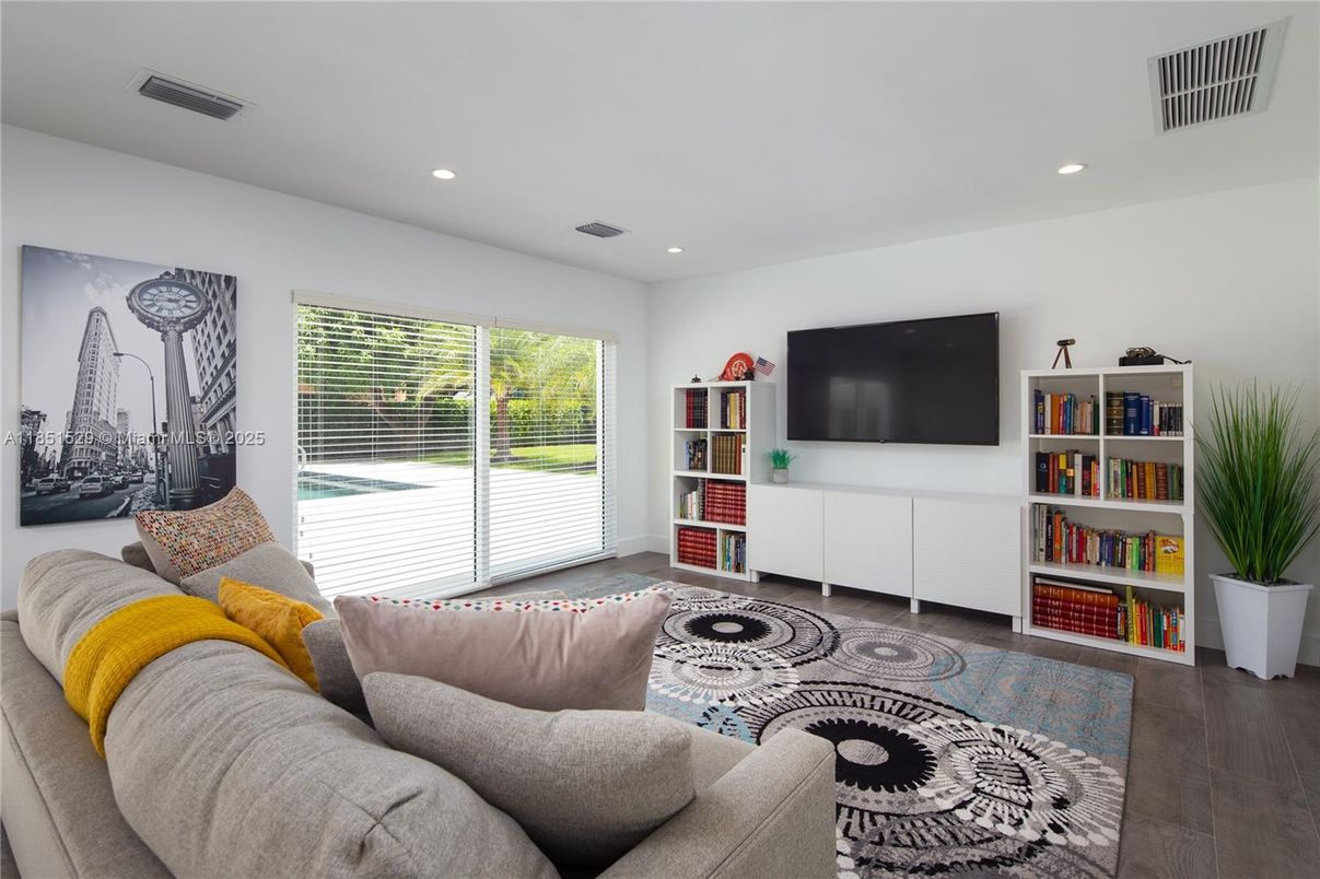 Interior, Living room, Recessed Lighting, Wood Texture Flooring