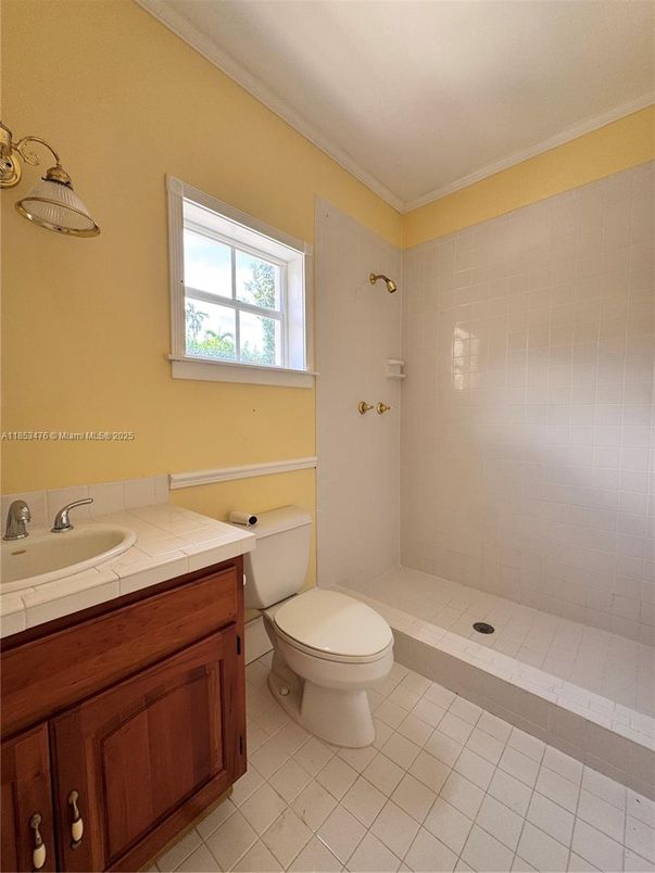 Bathroom, Interior, Tile Countertops