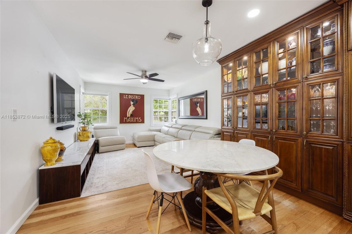 Dining room, Interior, Living room, Pendant Lights, Recessed Lighting, Wood Texture Flooring