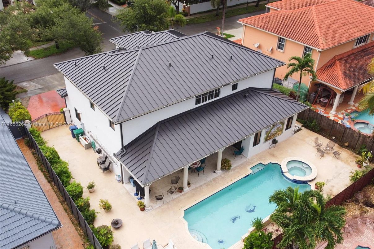 Exterior, Drone