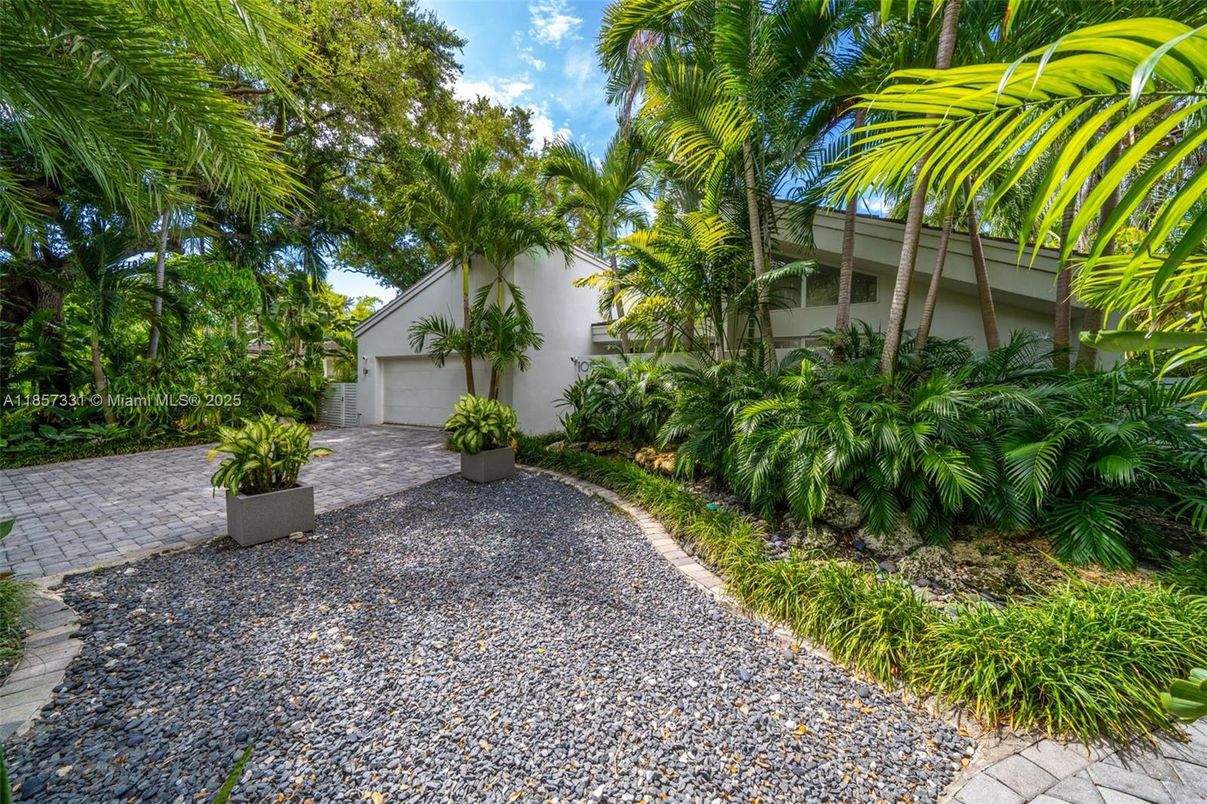 Backyard, Detached Garage, Exterior
