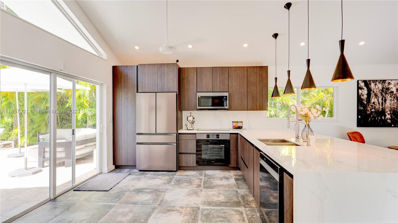 Interior, Kitchen, Pendant Lights, Recessed Lighting, Stainless Steel Appliances