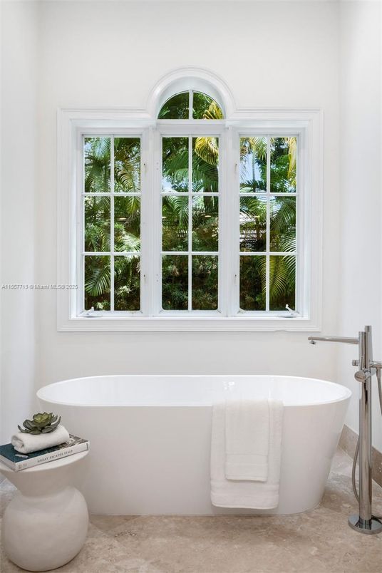 Bathroom, Free Standing Baths, Interior