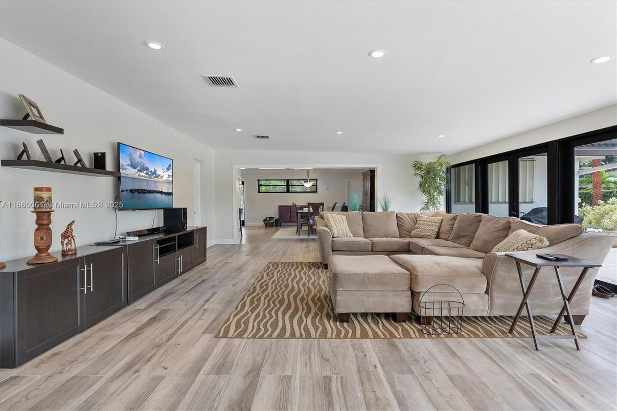 Dining room, Interior, Living room, Recessed Lighting, Wood Texture Flooring
