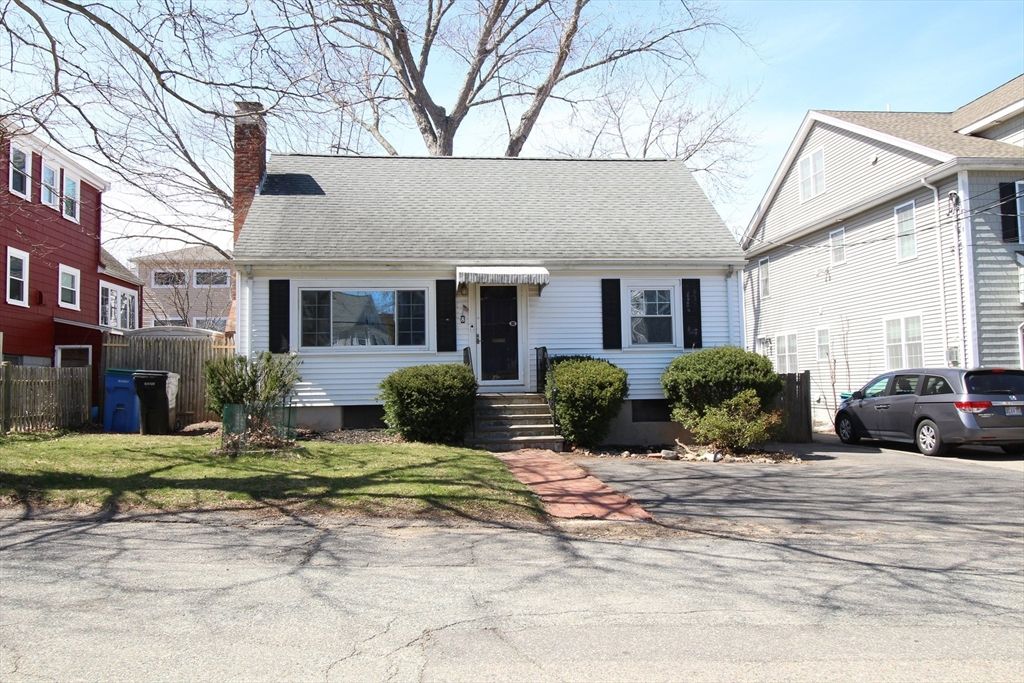 Exterior, Facade, Cape Cod