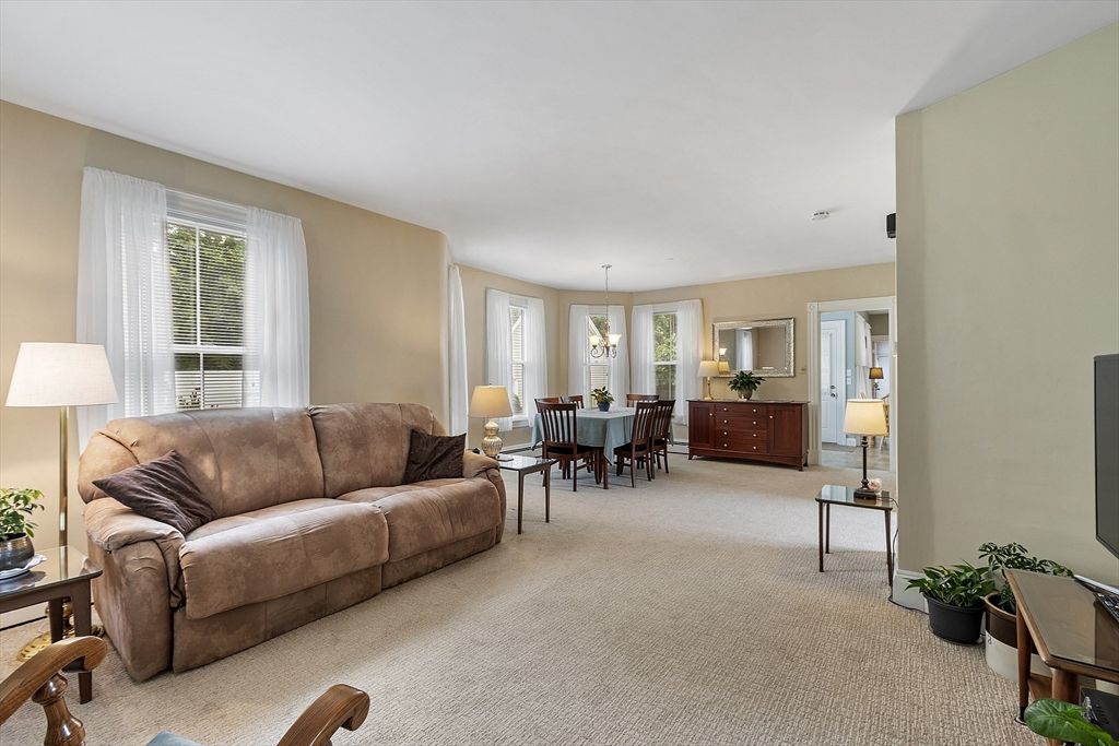 Dining room, Interior, Living room, Pendant Lights