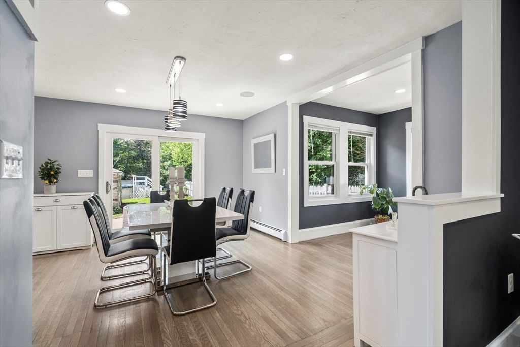 Dining room, Interior, Pendant Lights, Recessed Lighting, Wood Texture Flooring