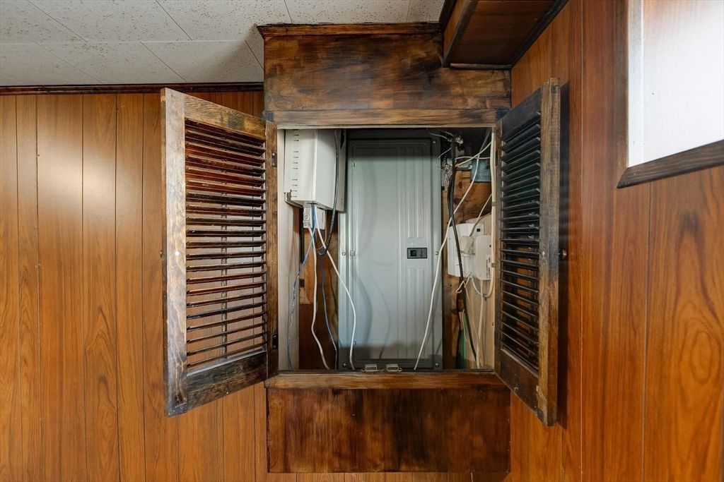 Interior, Wooden Walls